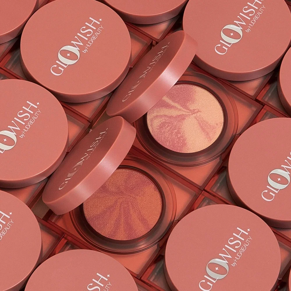 Huda Beauty 01 Healthy Peach Glowish Blush Powder
